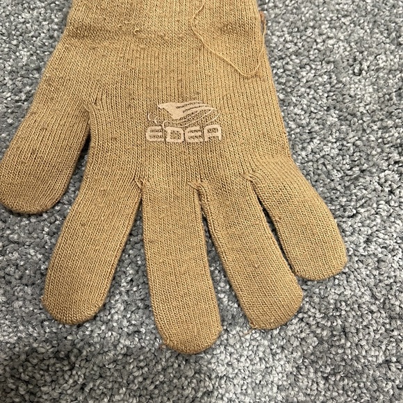 Edea Skating Non-Slip Gloves - Picture 3 of 3